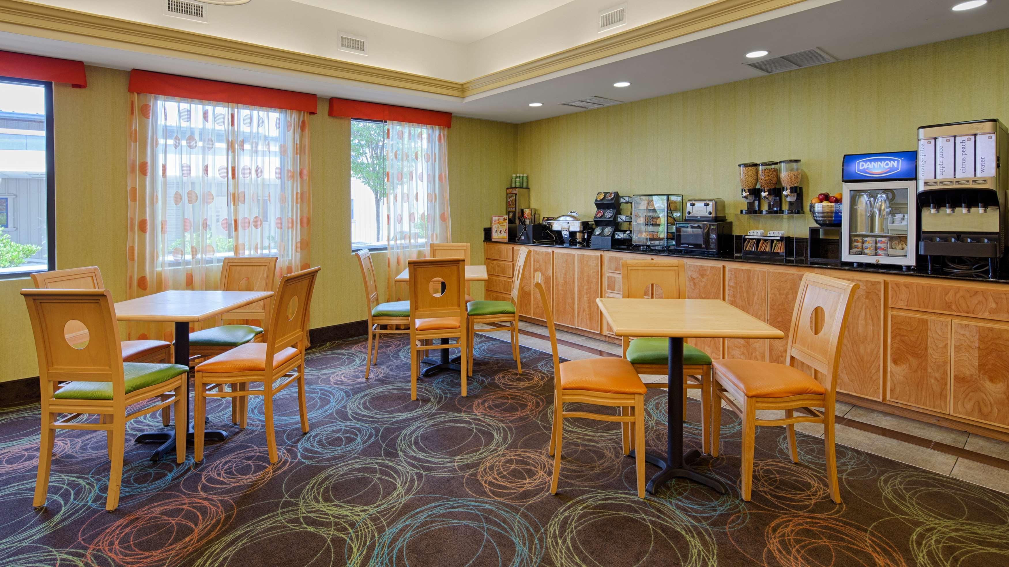 Best Western Plus Glen Allen Inn Exterior foto